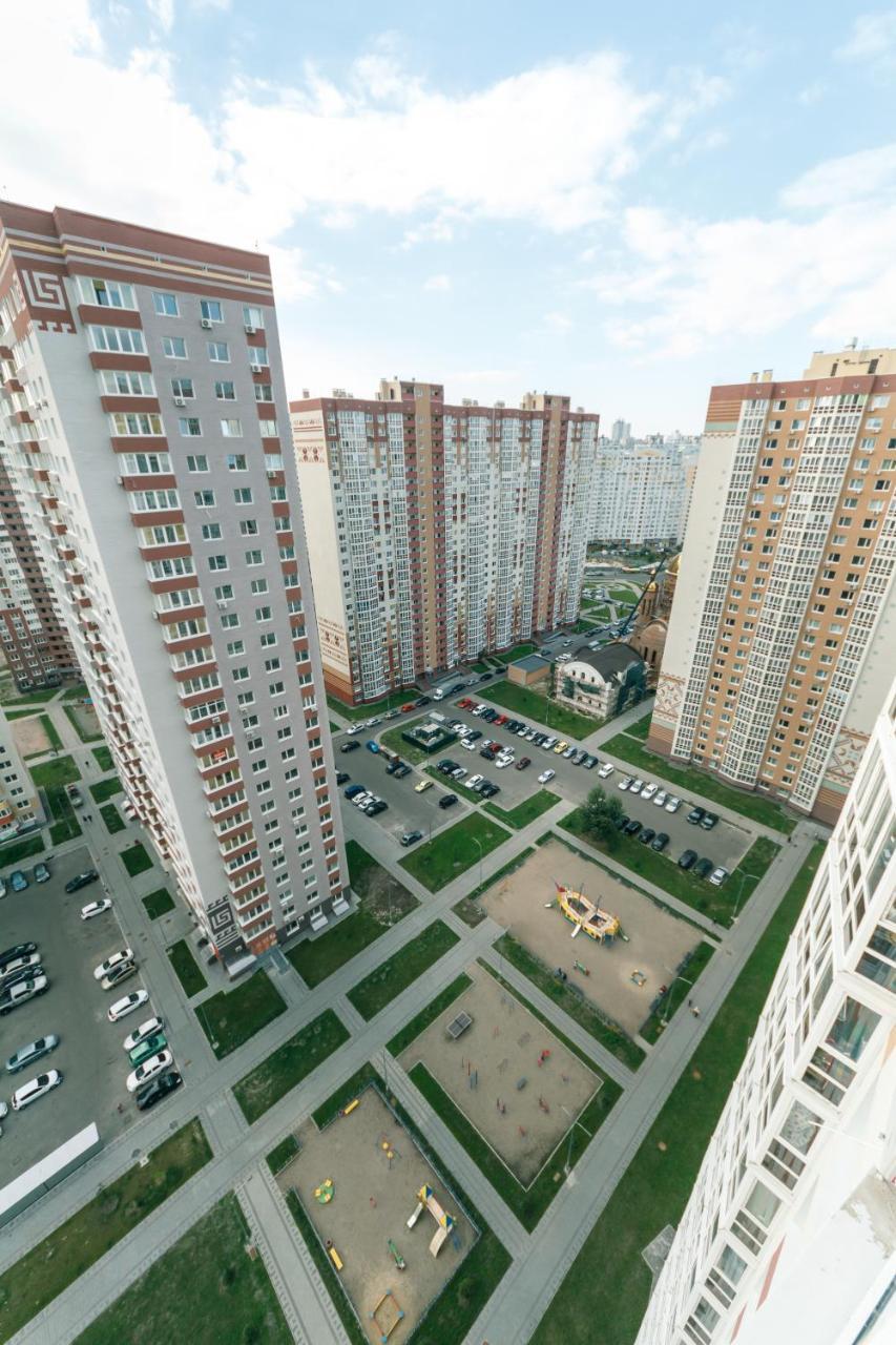 Poznyaky Apartments Patriotika キエフ エクステリア 写真