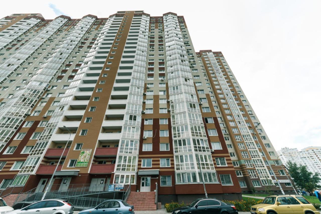 Poznyaky Apartments Patriotika キエフ エクステリア 写真
