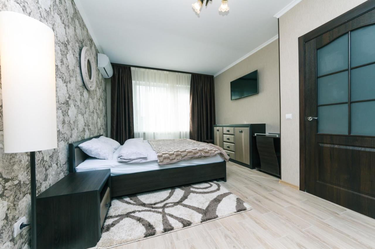 Poznyaky Apartments Patriotika キエフ エクステリア 写真